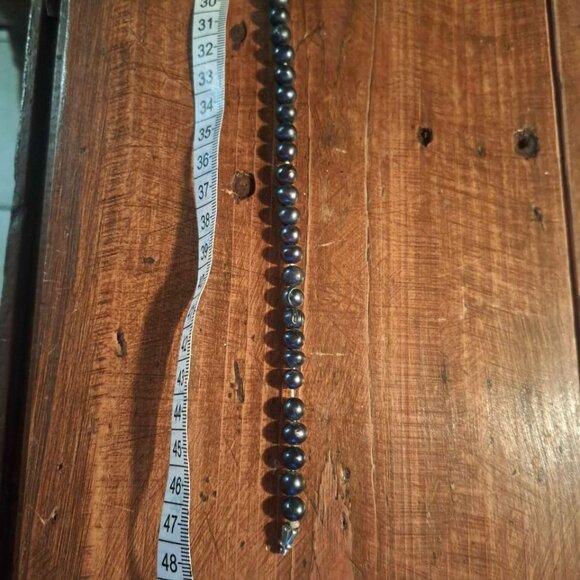 Elegant Dark Blue Freshwater Pearl Necklace - Picture 3 of 4